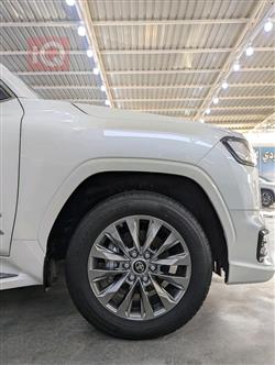 تۆیۆتا لاند کروزەر